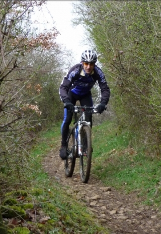  山地自行车突袭 